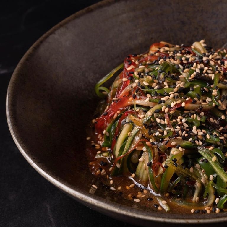 Delicious Seaweed Salad: A Refreshing Japanese Appetizer